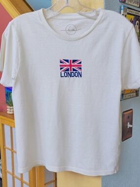 hi res London Brittish Flag Cream Shirt Sleeve Tee Size Large